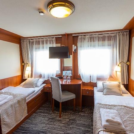 Onriver Hotels - Grand Jules Budapest Esterno foto